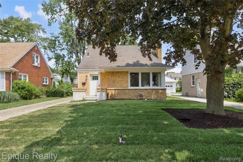1808 W 12 Mile Rd, Royal Oak, MI, 48073-3905 | Card Image