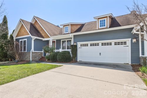 37 Creekside View Dr, Asheville, NC, 28804-8812 | Card Image