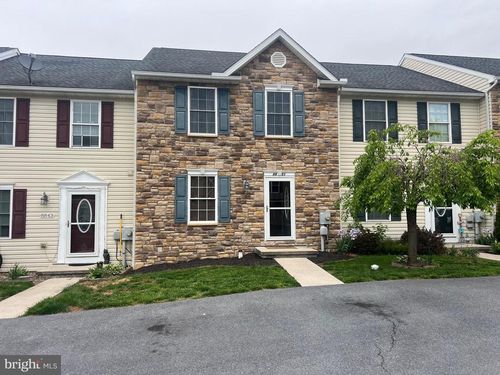 8851 Hillside Way, WAYNESBORO, PA, 17268-7617 | Card Image