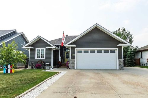 4302 68 Street, Stettler, AB, T0C2L1 | Card Image