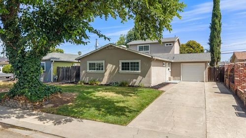 111 E 21st St, Tracy, CA, 95376-2732 | Card Image