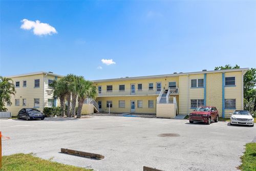 9-9895 1st St E, TREASURE ISLAND, FL, 33706-3225 | Card Image