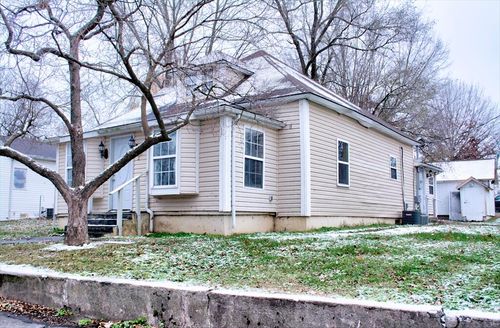 206 N Webster Ave, Ash Grove, MO, 65604-9050 | Card Image