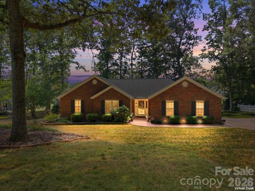 712 Wildwood Dr, Salisbury, NC, 28146-7037 | Card Image