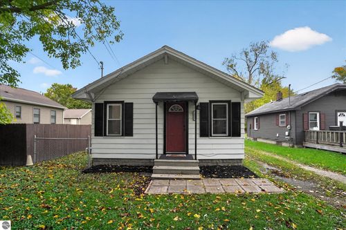 2032 Reo Street, Lansing, MI, 48910 | Card Image
