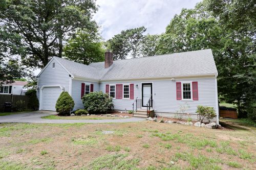 537 Depot St, Dennis Port, MA, 02639-1018 | Card Image