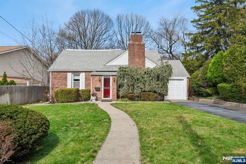 453 Fort Lee Road, Leonia, NJ, 07605 | Card Image