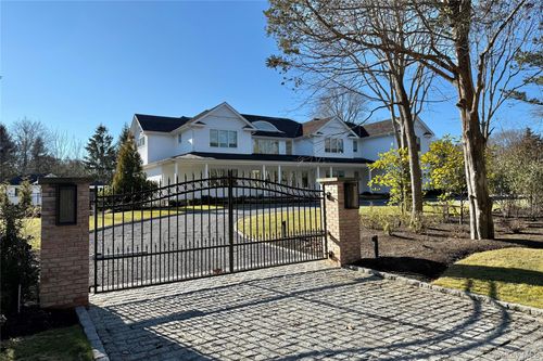 4 Heatherwood Ln, Quogue, NY, 11959-4238 | Card Image