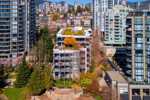 208-135 W 2nd St, North Vancouver, BC, V7M0C5 | Card Image