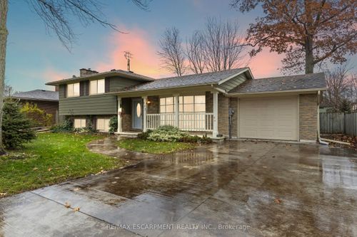 {{alt}} | Card Image