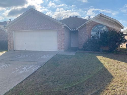 1308 Sierra Blanca Dr, Burleson, TX, 76028-6851 | Card Image