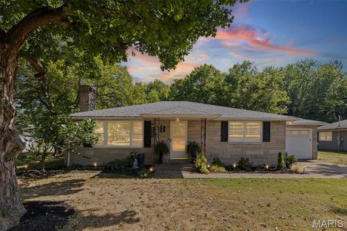 11 Lake Dr, Troy, IL, 62294-1735 | Card Image