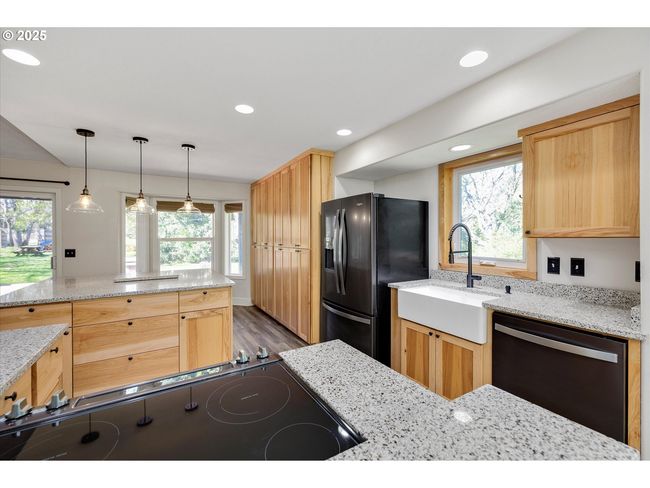 1206 Methodist Rd, House other with 3 bedrooms, 2 bathrooms and 1 parking in Hood River OR | Image 12