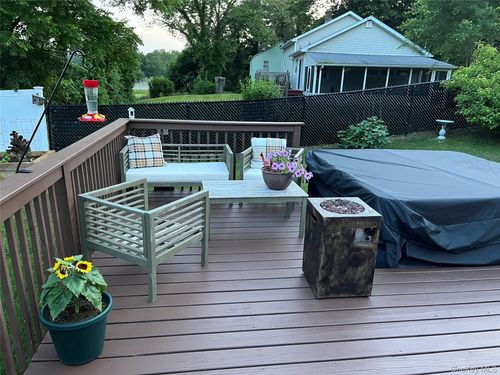 24 Linda Pl, Fishkill, NY, 12524-2400 | Card Image