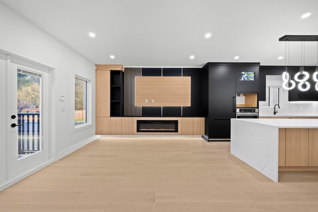 5628 Chaffey Ave, Home with 6 bedrooms, 5 bathrooms and 2 parking in Burnaby BC | Image 14
