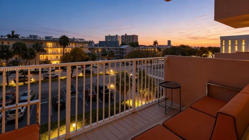 408-2200 E Hallandale Beach Blvd, Hallandale Beach, FL, 33009-3703 | Card Image