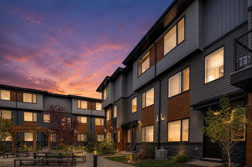 104 Corner Glen Cir Ne, Calgary, AB, T3N2E2 | Card Image