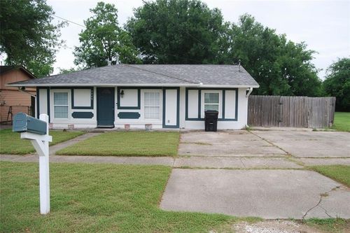 7525 Devine Ave, New Orleans, LA, 70127-1621 | Card Image