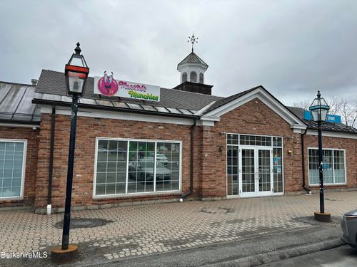 230 Main St, Williamstown, MA, 01267-2641 | Card Image