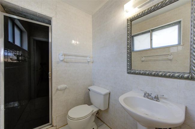 11222 Langdon Ln, House other with 4 bedrooms, 2 bathrooms and null parking in Houston TX | Image 31