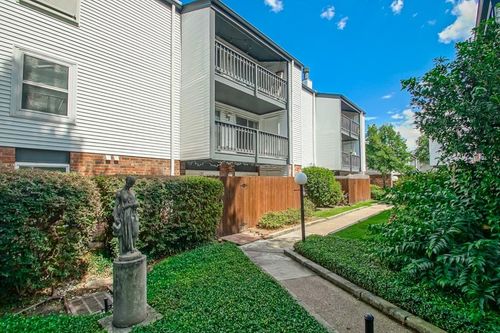 224-832 S Clearview Pkwy, Harahan, LA, 70123-3414 | Card Image