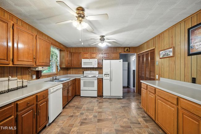 1710 Shawnee Ave E, House other with 4 bedrooms, 2 bathrooms and null parking in Big Stone Gap VA | Image 12