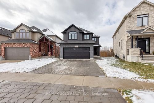 1387 Howlett Cir, London, ON, N5X0K6 | Card Image