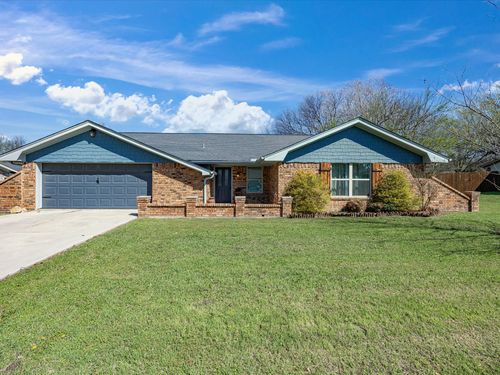 401 Brookhollow St, Decatur, TX, 76234-4233 | Card Image