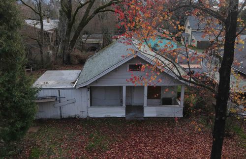 519 Nw D Street, Grants Pass, OR, 97526 | Card Image