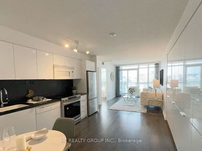 1602 - 10 Capreol Crt, Condo with 2 bedrooms, 2 bathrooms and 1 parking in Toronto ON | Image 3