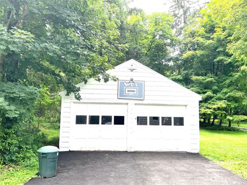 1680 Main St, Pleasant Valley, NY, 12569-7628 | Card Image