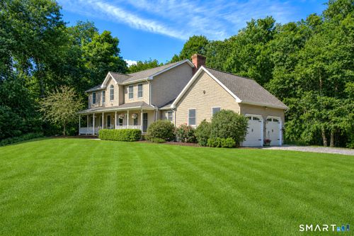 8 Bristle Ln, Sandy Hook, CT, 06482-1476 | Card Image