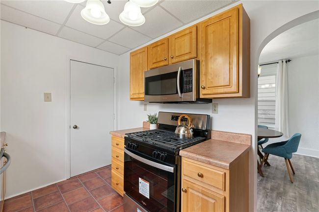 912 Holland St, House other with 3 bedrooms, 2 bathrooms and 4 parking in Vandergrift PA | Image 6