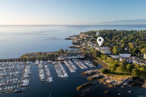 1312 Beach Dr, Victoria, BC, V8S2N5 | Card Image