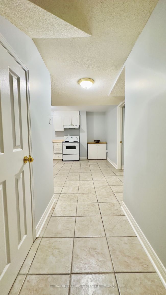 188 View Crt North, House other with 1 bedrooms, 1 bathrooms and 2 parking in Vaughan ON | Image 7