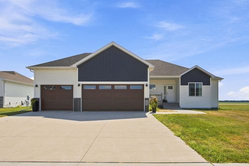 1504 75th Ave S, Fargo, ND, 58104-7369 | Card Image