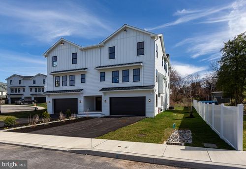 981 Henry Ave, WAYNE, PA, 19087-2710 | Card Image