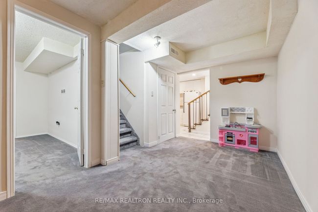 6 Gardiner Dr, House other with 6 bedrooms, 4 bathrooms and 2 parking in Ajax ON | Image 29