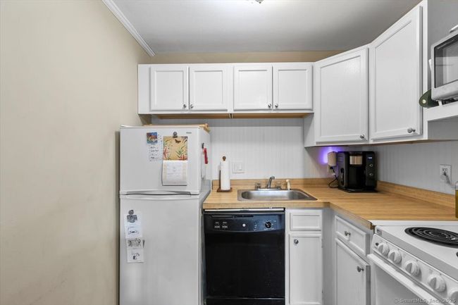 230 - 230 West Walk, Condo with 1 bedrooms, 1 bathrooms and 2 parking in West Haven CT | Image 17