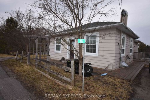 106 Centre St, Schomberg, ON, L0G1T0 | Card Image
