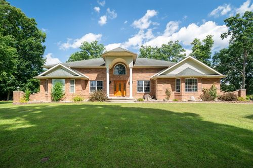 11605 Dunmaglas Dr, Bath, MI, 48808-9305 | Card Image