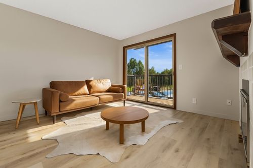 ste-208-1555 Shadow Run Ct, Steamboat Springs, CO, 80487-3191 | Card Image