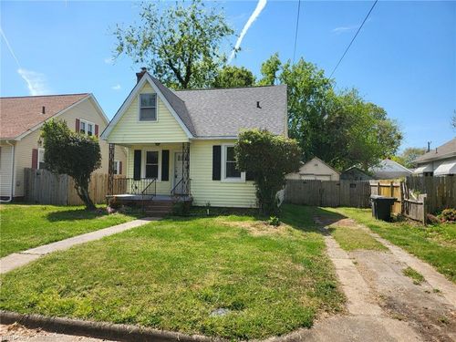 107 Hill St, Hampton, VA, 23661-2823 | Card Image
