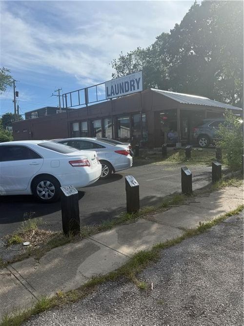 1607 Little Ave, Grandview, MO, 64030-2528 | Card Image