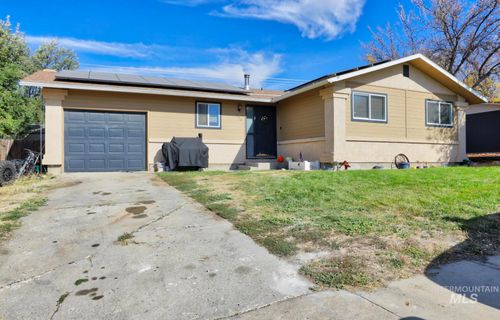 130 Morris Ct, Kuna, ID, 83634-2324 | Card Image