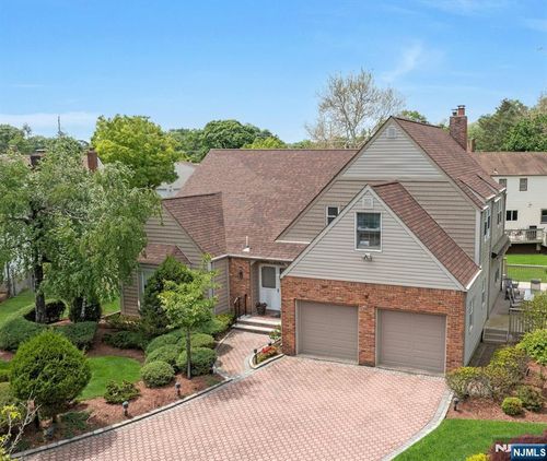 42-09 Cosgrove Ct, Fair Lawn, NJ, 07410-5913 | Card Image