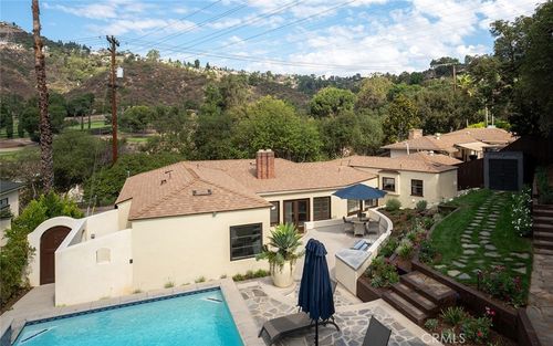 3202 E Chevy Chase Dr, Glendale, CA, 91206-1413 | Card Image