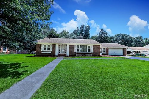35 Harmon Dr, Lebanon, IL, 62254-1154 | Card Image