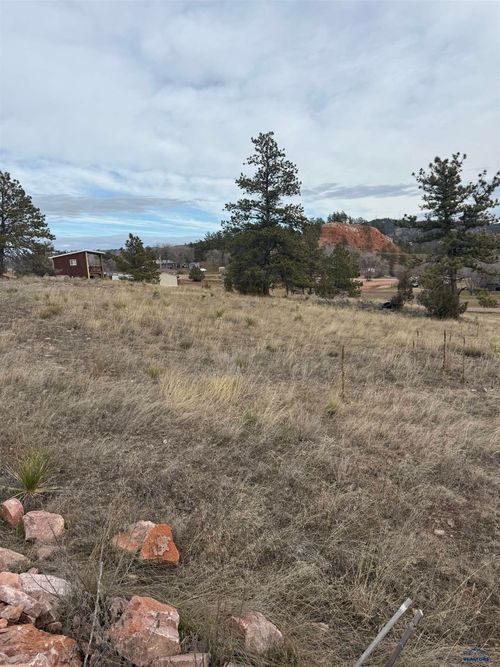 833 N 26th St, Hot Springs, SD, 57747 | Card Image