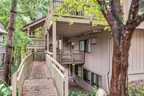 594 Meredith Ln, Cuyahoga Falls, OH, 44223-2591 | Card Image